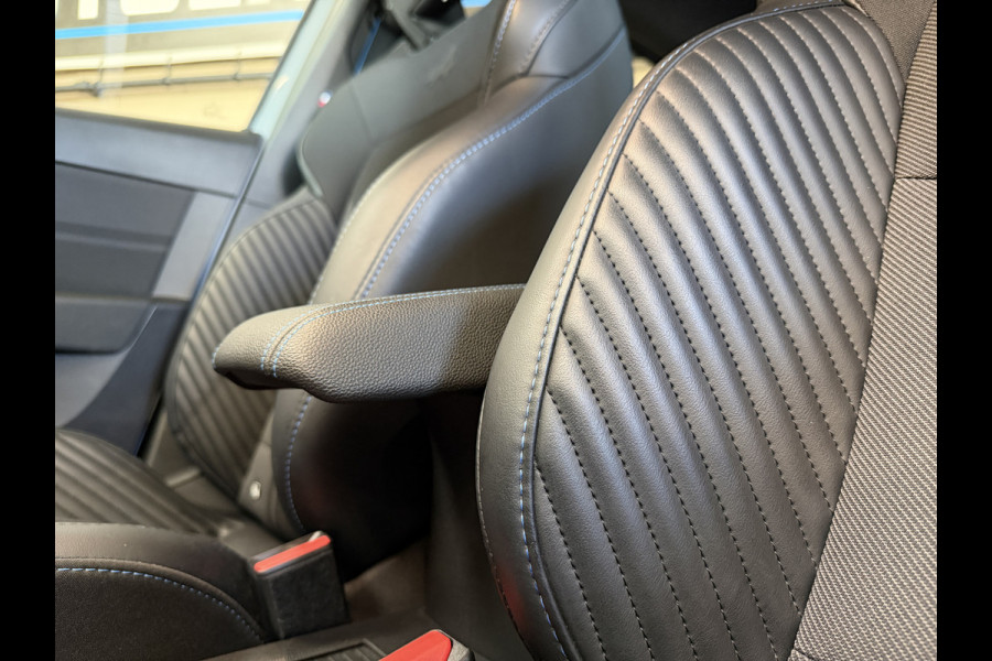 Renault Clio 1.6 E-Tech Full Hybrid 145 esprit Alpine | Groot Navi | Bose | 360 | ACC | Dode hoek | 17" | Carplay | Led | 100% Renault Dealer onderhouden!