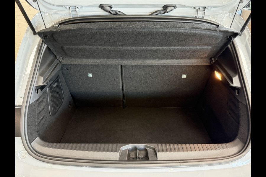 Renault Clio 1.6 E-Tech Full Hybrid 145 esprit Alpine | Groot Navi | Bose | 360 | ACC | Dode hoek | 17" | Carplay | Led | 100% Renault Dealer onderhouden!