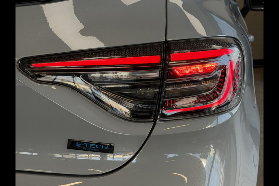 Renault Clio 1.6 E-Tech Full Hybrid 145 esprit Alpine | Groot Navi | Bose | 360 | ACC | Dode hoek | 17" | Carplay | Led | 100% Renault Dealer onderhouden!