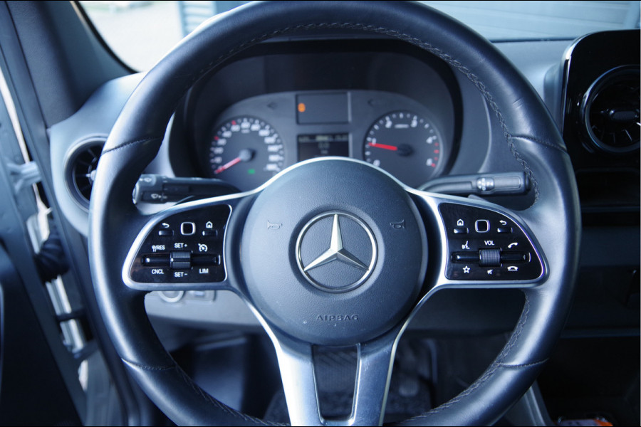 Mercedes-Benz Sprinter 319 3.0 CDI V6 L2H1 AUT. LED, MBUX 10'', 3.5T TREKHAAK, STOELVERWARMING, CAMERA, NAVI, CRUISE, CLIMA, PARKEERSENSOREN, CARPLAY