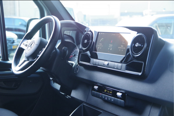 Mercedes-Benz Sprinter 319 3.0 CDI V6 L2H1 AUT. LED, MBUX 10'', 3.5T TREKHAAK, STOELVERWARMING, CAMERA, NAVI, CRUISE, CLIMA, PARKEERSENSOREN, CARPLAY