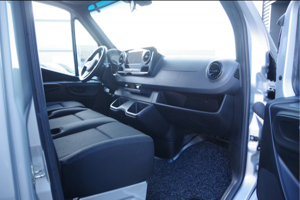 Mercedes-Benz Sprinter 319 3.0 CDI V6 L2H1 AUT. LED, MBUX 10'', 3.5T TREKHAAK, STOELVERWARMING, CAMERA, NAVI, CRUISE, CLIMA, PARKEERSENSOREN, CARPLAY