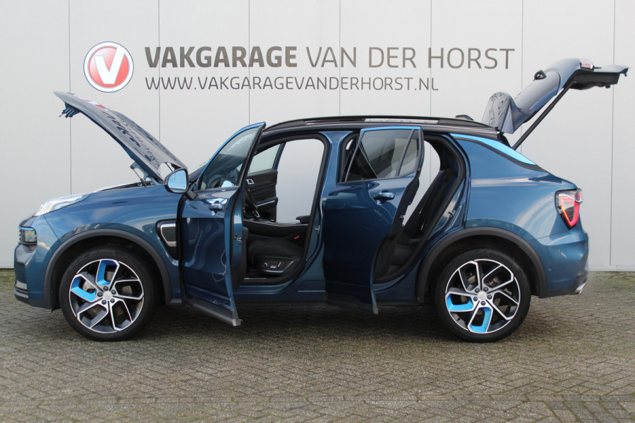Lynk & Co 01 1.5-180pk AUTOMAAT ! Luxe hybride rijden voor een reëel bedrag ! Trekgewicht 1.800kg ! Autm. airco, navigatie, telefoonvoorb., metallic lak, LM wielen, elektr. panodak, camera 360gr., adaptieve cruise cntrl., LED verlichting, Apple carplay/Android auto etc etc