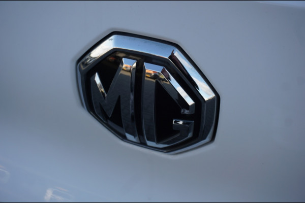 MG ZS 143PK EV Luxury | AUTOMAAT | PANO | CAMERA | STOELVERWARMING