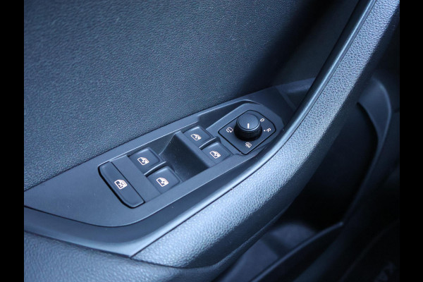 Škoda Karoq 1.0 TSI CLEVER EDITION + 18 INCH | APPLE CARPLAY | STOELVERW. | DAB