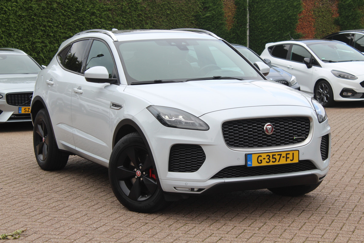 Jaguar E-Pace 2.0 P250 AWD SE / Panoramadak / Camera / Head-up / Leder / 19'' / Meridian / Memory seats / Navigatie / Dodehoek / Stoelverwarming / ACC