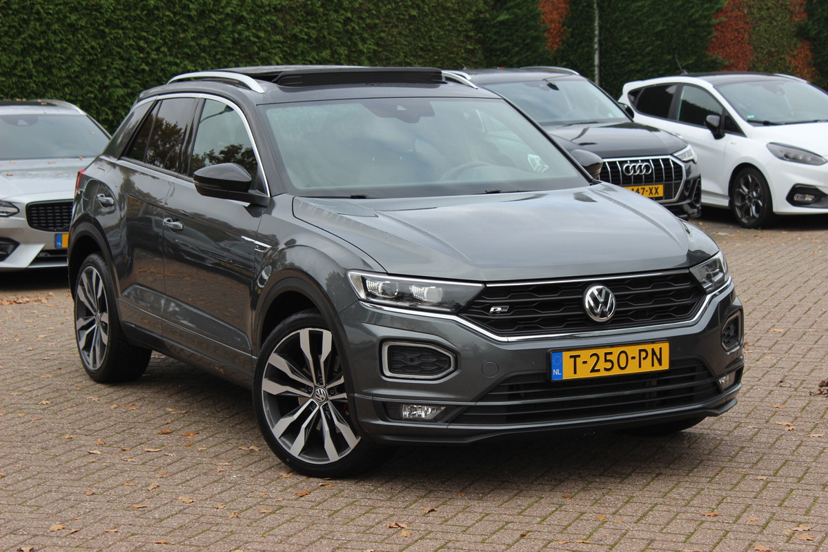 Volkswagen T-Roc 2.0 TSI 4Motion Sport 3x R-line / Panoramadak / CarPlay / Parkeerhulp V+A / 18'' / Stoelverwarming / Dodehoek / ACC