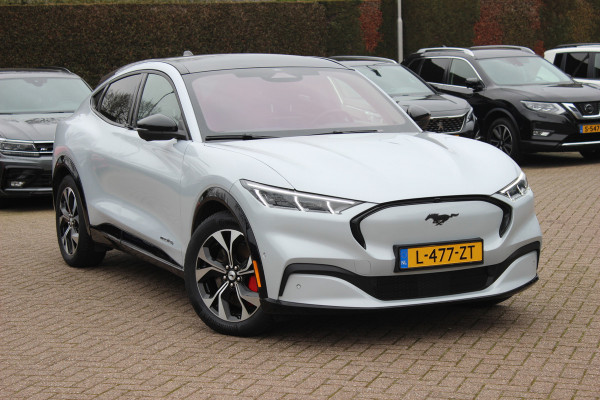 Ford Mustang Mach-E AWD 75 kWh / SoH 93,4% / Panoramadak / Camera / Leder / 19'' / B&O / Keyless / DAB / Dodehoek / ACC / Navigatie / Sfeerverlichting / Stoelverwarming