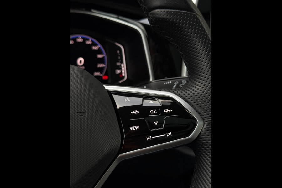 Volkswagen T-Roc 1.5 TSI 3x R-Line Panorama CarPlay