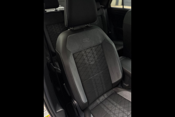 Volkswagen T-Roc 1.5 TSI 3x R-Line Panorama CarPlay