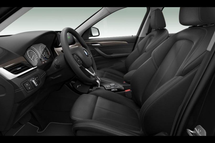 BMW X1 sDrive20i xLine - Head-Up - Hifi - Navi Plus - Sportstoelen