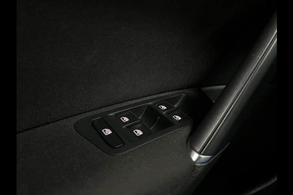 Volkswagen Golf 1.5 TSI R-Line | ACC | PDC | Carplay | LED |