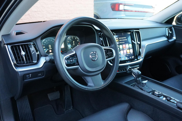 Volvo V60 2.0 T4 Momentum Pro + LEDER / PANO / TREKHAAK ELEKTRISCH