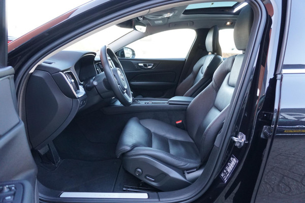 Volvo V60 2.0 T4 Momentum Pro + LEDER / PANO / TREKHAAK ELEKTRISCH