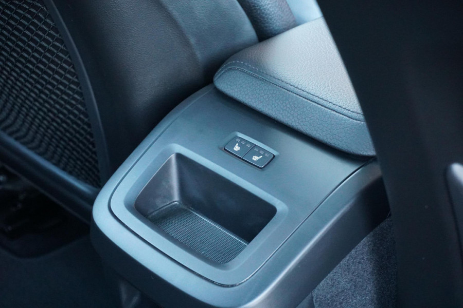 Volvo V60 2.0 T4 Momentum Pro + LEDER / PANO / TREKHAAK ELEKTRISCH