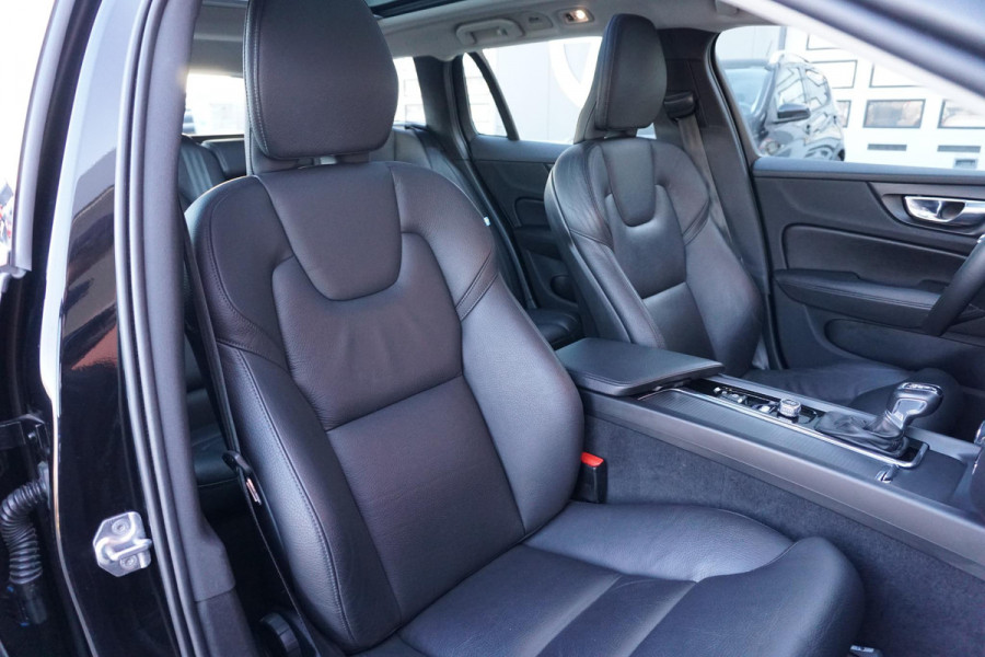 Volvo V60 2.0 T4 Momentum Pro + LEDER / PANO / TREKHAAK ELEKTRISCH