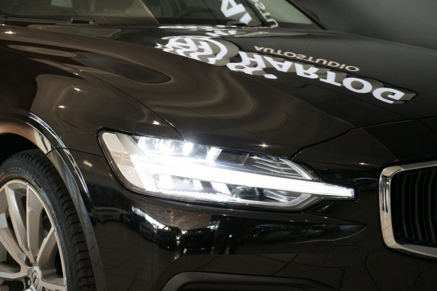 Volvo V60 2.0 T4 Momentum Pro + LEDER / PANO / TREKHAAK ELEKTRISCH