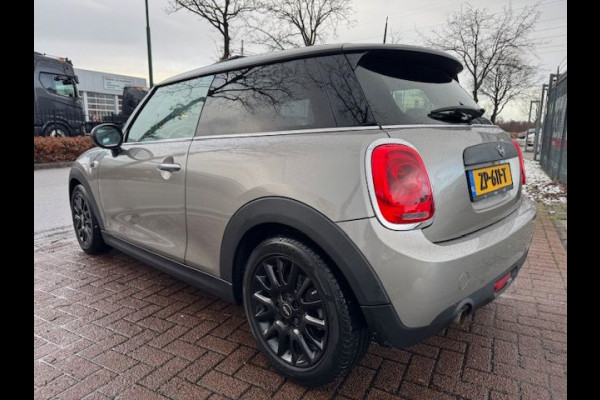 MINI Mini 1.5 One Salt Automaat Airco/ECC,Navigatie,Panoramadak