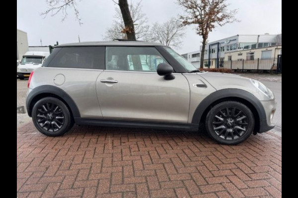 MINI Mini 1.5 One Salt Automaat Airco/ECC,Navigatie,Panoramadak