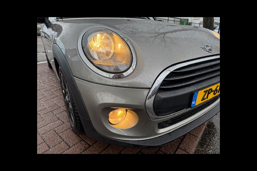 MINI Mini 1.5 One Salt Automaat Airco/ECC,Navigatie,Panoramadak