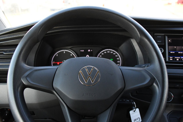 Volkswagen Transporter 2.0 TDI L2H1 30 DC PB Edition MARGE! Camera, Cruise, Carplay, 150pk, Trekhaak, Multimedia, Automaat, Sensoren, Uniek!