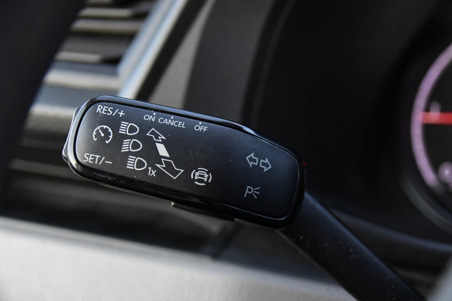 Volkswagen Transporter 2.0 TDI L2H1 30 DC PB Edition MARGE! Camera, Cruise, Carplay, 150pk, Trekhaak, Multimedia, Automaat, Sensoren, Uniek!