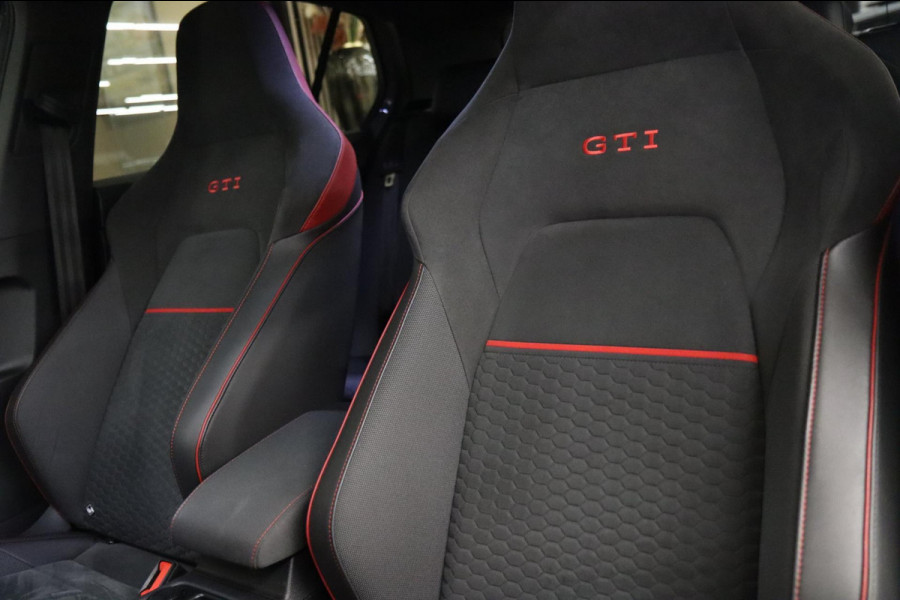 Volkswagen Golf 2.0 TSI GTI 2.0 TSI GTI CLUBSPORT 45 JAHRE/PANO/CARPLAY/IQ-LIGHT/HUD/VOLL