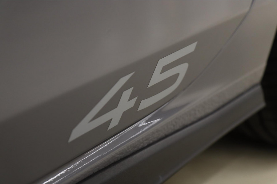 Volkswagen Golf 2.0 TSI GTI 2.0 TSI GTI CLUBSPORT 45 JAHRE/PANO/CARPLAY/IQ-LIGHT/HUD/VOLL