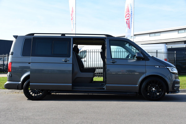 Volkswagen Transporter 2.0 TDI L2H1 30 DC Bulli Virtual, Carplay, Camera, LED, 150pk, 2 x Schuifdeur, Automaat, Trekhaak, Uniek!