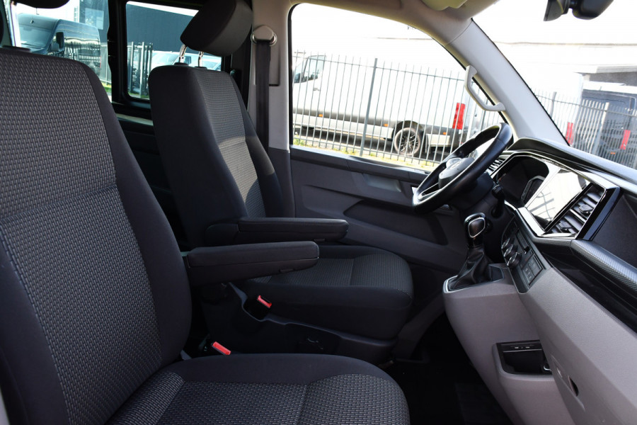 Volkswagen Transporter 2.0 TDI L2H1 30 DC Bulli Virtual, Carplay, Camera, LED, 150pk, 2 x Schuifdeur, Automaat, Trekhaak, Uniek!