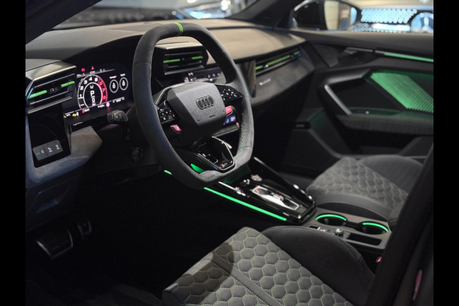 Audi RS3 2.5 TFSI RS 3 quattro | SCHAALSTOELEN | ALCANTARA | PANO | SONOS