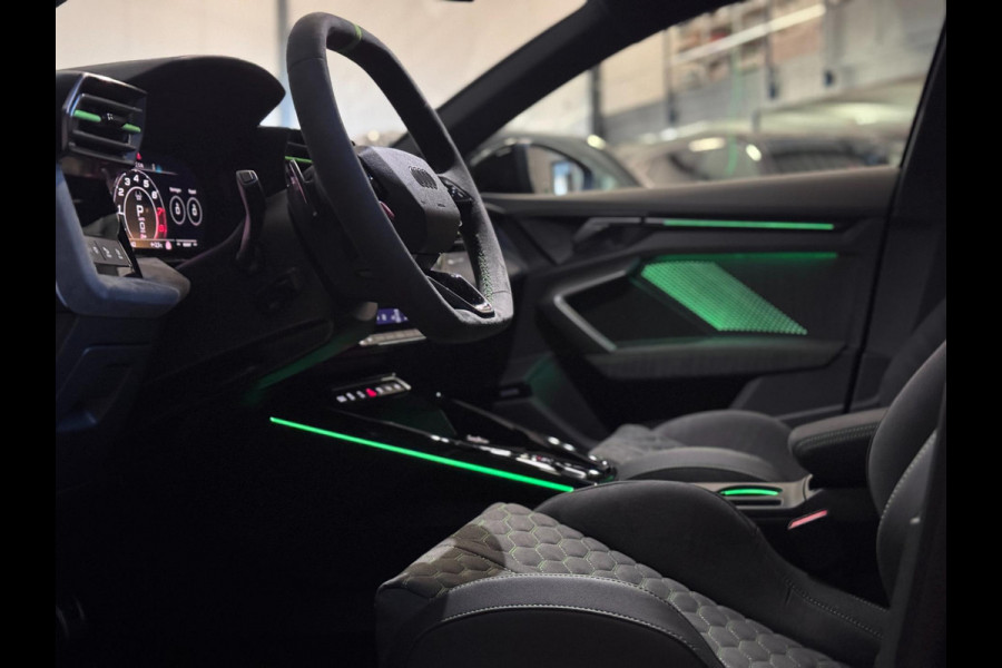 Audi RS3 2.5 TFSI RS 3 quattro | SCHAALSTOELEN | ALCANTARA | PANO | SONOS