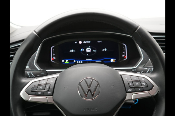 Volkswagen Tiguan 1.4 TSI eHybrid Life Plug In Hybrid 245pk PHEV | Adaptive Cruise | Lederen Sportstoelen Memory & Verwarmd | Stuur Verwarmd | Virtual Cockpit | Navigatie | DAB |