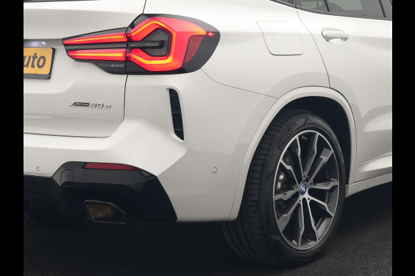 BMW X3 xDrive30e M Sport Plug In Hybrid 293pk Dealer O.H PHEV | Laser LED | 360 Camera | 20"L.M | Head Up | Shadow Line | Lederen Sportstoelen Verwarmd | Sfeerverlichting | BLIS |