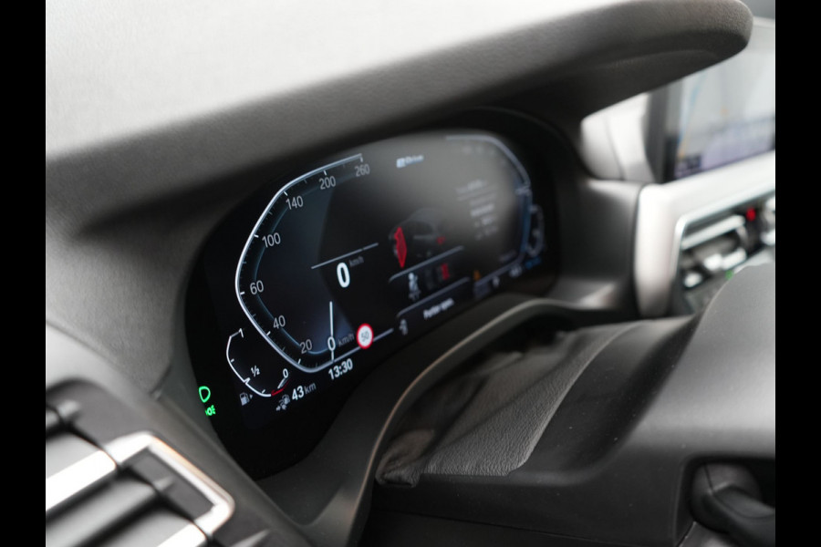 BMW X3 xDrive30e M Sport Plug In Hybrid 293pk Dealer O.H PHEV | Laser LED | 360 Camera | 20"L.M | Head Up | Shadow Line | Lederen Sportstoelen Verwarmd | Sfeerverlichting | BLIS |