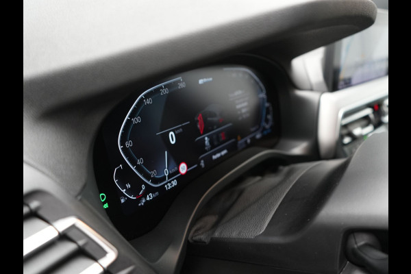 BMW X3 xDrive30e M Sport Plug In Hybrid 293pk Dealer O.H PHEV | Laser LED | 360 Camera | 20"L.M | Head Up | Shadow Line | Lederen Sportstoelen Verwarmd | Sfeerverlichting | BLIS |