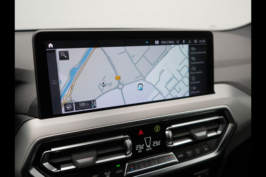 BMW X3 xDrive30e M Sport Plug In Hybrid 293pk Dealer O.H PHEV | Laser LED | 360 Camera | 20"L.M | Head Up | Shadow Line | Lederen Sportstoelen Verwarmd | Sfeerverlichting | BLIS |