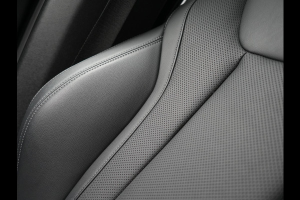 BMW X3 xDrive30e M Sport Plug In Hybrid 293pk Dealer O.H PHEV | Laser LED | 360 Camera | 20"L.M | Head Up | Shadow Line | Lederen Sportstoelen Verwarmd | Sfeerverlichting | BLIS |