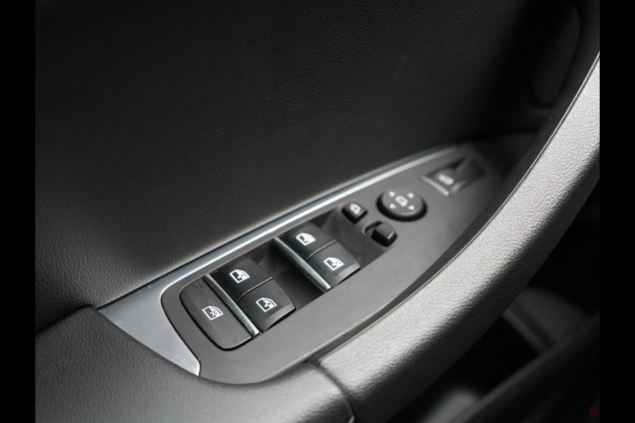 BMW X3 xDrive30e M Sport Plug In Hybrid 293pk Dealer O.H PHEV | Laser LED | 360 Camera | 20"L.M | Head Up | Shadow Line | Lederen Sportstoelen Verwarmd | Sfeerverlichting | BLIS |