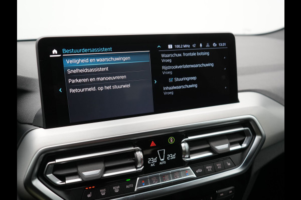 BMW X3 xDrive30e M Sport Plug In Hybrid 293pk Dealer O.H PHEV | Laser LED | 360 Camera | 20"L.M | Head Up | Shadow Line | Lederen Sportstoelen Verwarmd | Sfeerverlichting | BLIS |