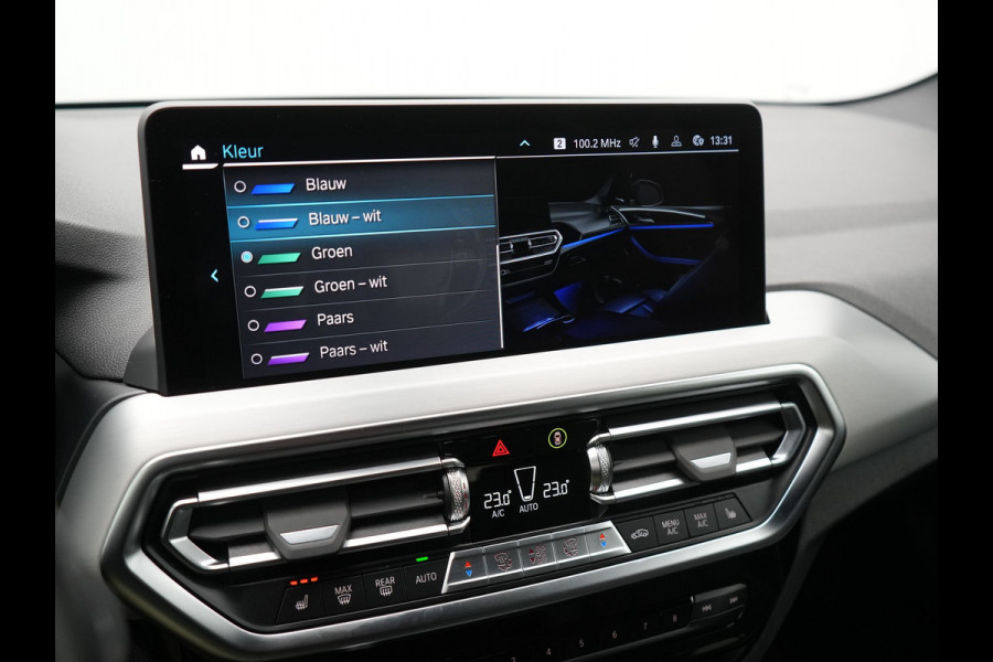 BMW X3 xDrive30e M Sport Plug In Hybrid 293pk Dealer O.H PHEV | Laser LED | 360 Camera | 20"L.M | Head Up | Shadow Line | Lederen Sportstoelen Verwarmd | Sfeerverlichting | BLIS |