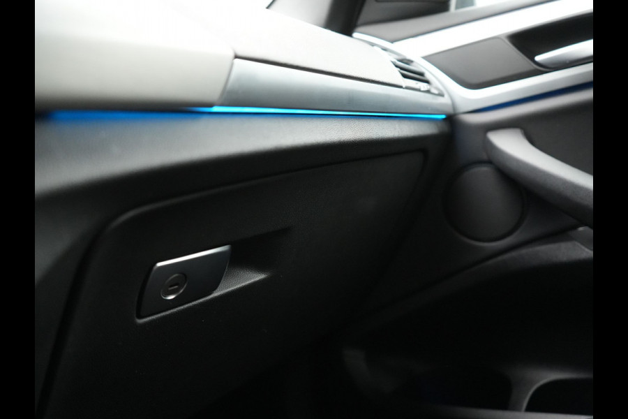 BMW X3 xDrive30e M Sport Plug In Hybrid 293pk Dealer O.H PHEV | Laser LED | 360 Camera | 20"L.M | Head Up | Shadow Line | Lederen Sportstoelen Verwarmd | Sfeerverlichting | BLIS |