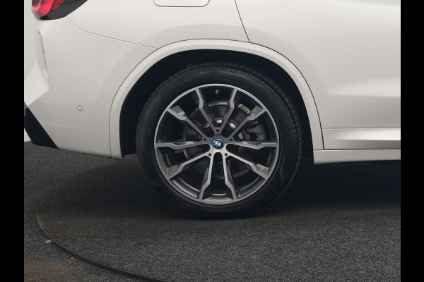 BMW X3 xDrive30e M Sport Plug In Hybrid 293pk Dealer O.H PHEV | Laser LED | 360 Camera | 20"L.M | Head Up | Shadow Line | Lederen Sportstoelen Verwarmd | Sfeerverlichting | BLIS |
