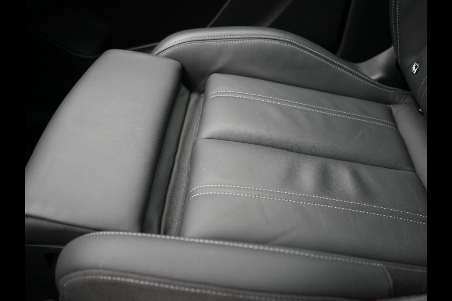 Audi Q4 Sportback e-tron 40 S edition 204pk | Panodak | Adaptive Cruise | Lederen Sportstoelen Verwarmd | Head Up | Matrix LED | Camera | Keyless | Sfeerverlichting | Apple Carplay |