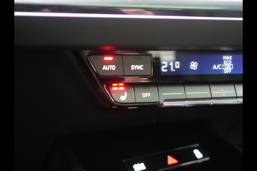 Audi Q4 Sportback e-tron 40 S edition 204pk | Panodak | Adaptive Cruise | Lederen Sportstoelen Verwarmd | Head Up | Matrix LED | Camera | Keyless | Sfeerverlichting | Apple Carplay |