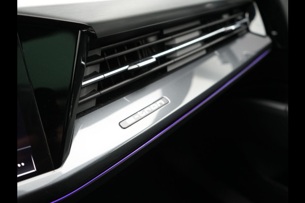 Audi Q4 Sportback e-tron 40 S edition 204pk | Panodak | Adaptive Cruise | Lederen Sportstoelen Verwarmd | Head Up | Matrix LED | Camera | Keyless | Sfeerverlichting | Apple Carplay |