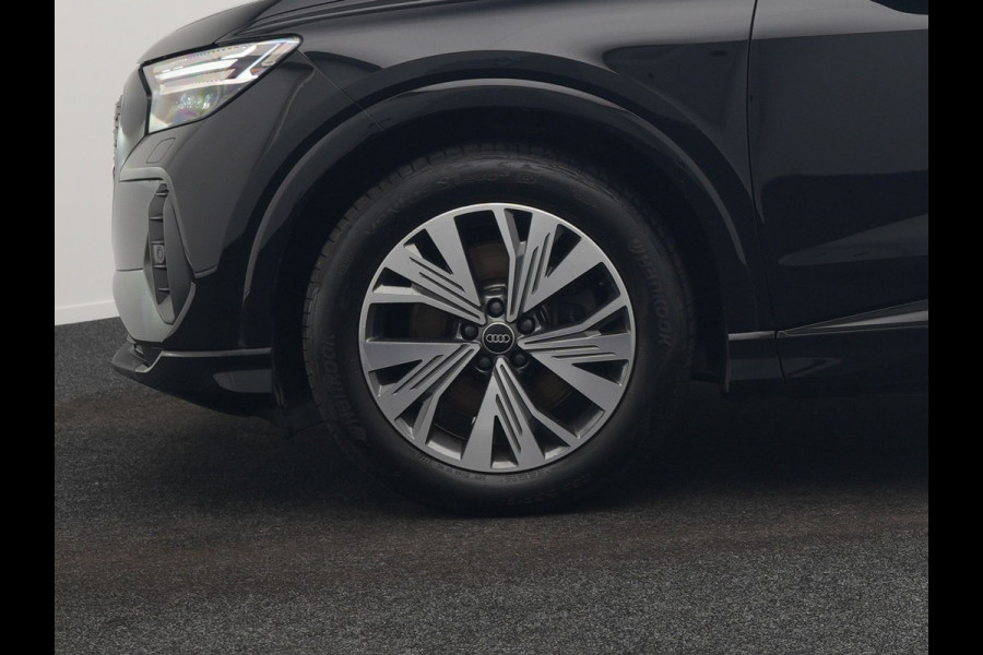 Audi Q4 Sportback e-tron 40 S edition 204pk | Panodak | Adaptive Cruise | Lederen Sportstoelen Verwarmd | Head Up | Matrix LED | Camera | Keyless | Sfeerverlichting | Apple Carplay |