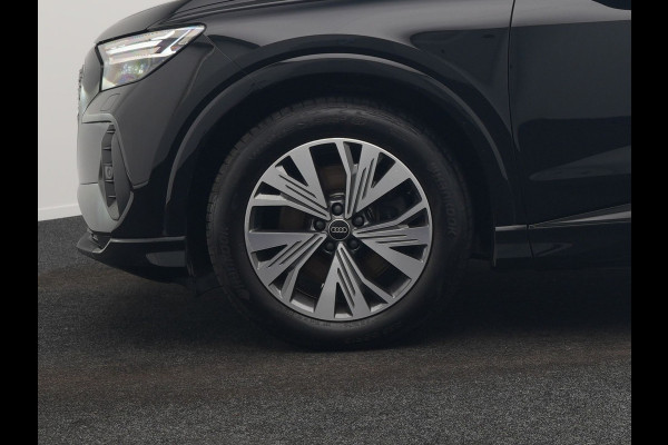 Audi Q4 Sportback e-tron 40 S edition 204pk | Panodak | Adaptive Cruise | Lederen Sportstoelen Verwarmd | Head Up | Matrix LED | Camera | Keyless | Sfeerverlichting | Apple Carplay |
