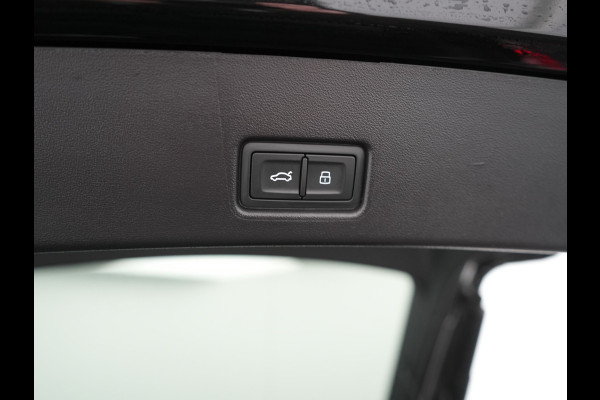 Audi Q4 Sportback e-tron 40 S edition 204pk | Panodak | Adaptive Cruise | Lederen Sportstoelen Verwarmd | Head Up | Matrix LED | Camera | Keyless | Sfeerverlichting | Apple Carplay |