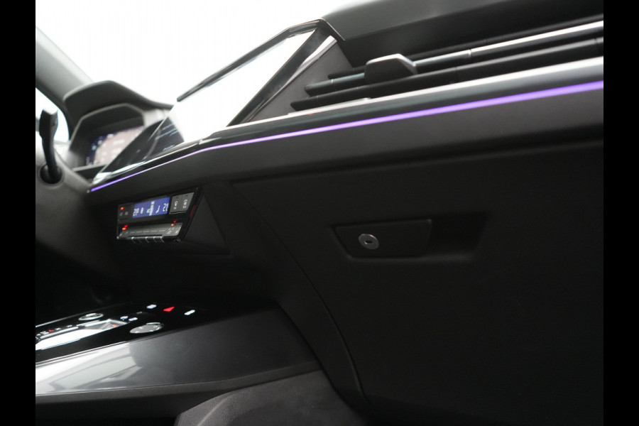 Audi Q4 Sportback e-tron 40 S edition 204pk | Panodak | Adaptive Cruise | Lederen Sportstoelen Verwarmd | Head Up | Matrix LED | Camera | Keyless | Sfeerverlichting | Apple Carplay |